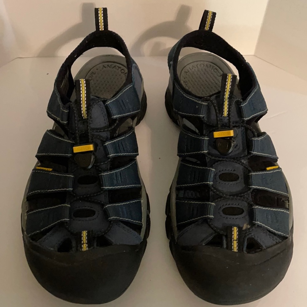 Keen blue fisherman shoes.